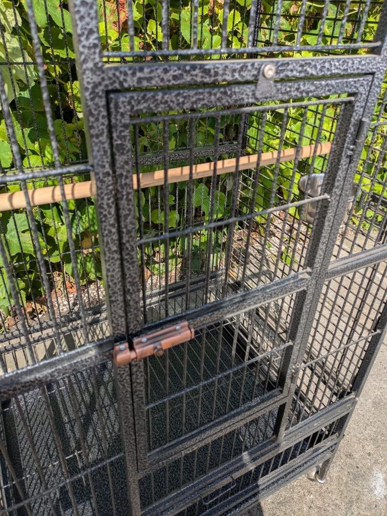 NOUVELLE CAGE À PERROQUETS, Animaux & Accessoires, Oiseaux | Cages & Volières, Enlèvement ou Envoi