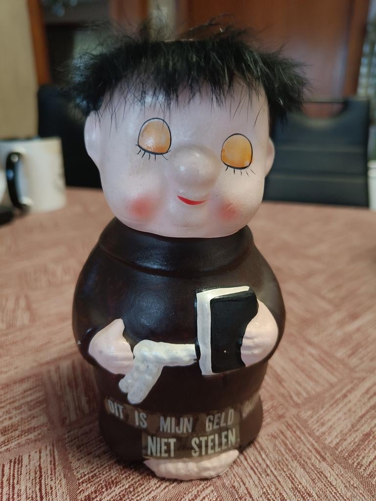 Spaarpot oud pater, Ophalen