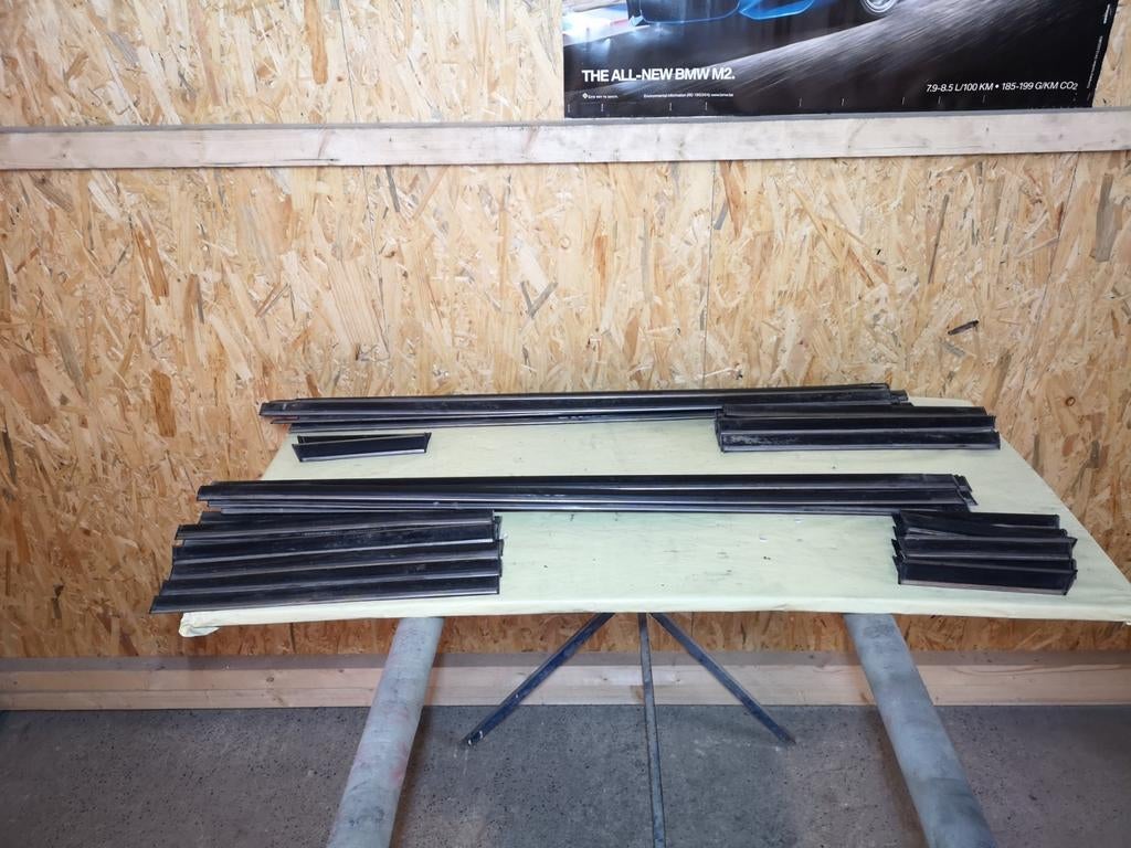 Moulures bmw 2002 e10, BMW