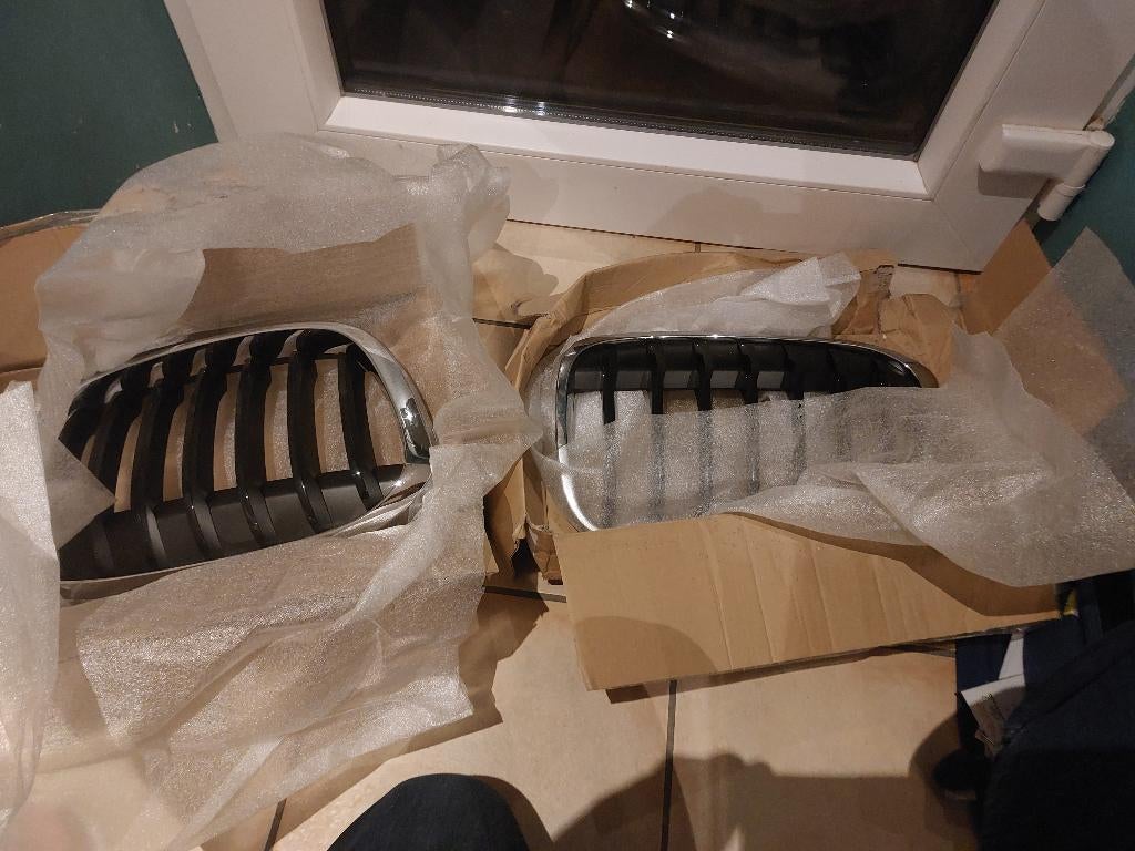 Calandre de BMW X1 (F48) neuve, Autos : Pièces & Accessoires, Enlèvement ou Envoi, BMW