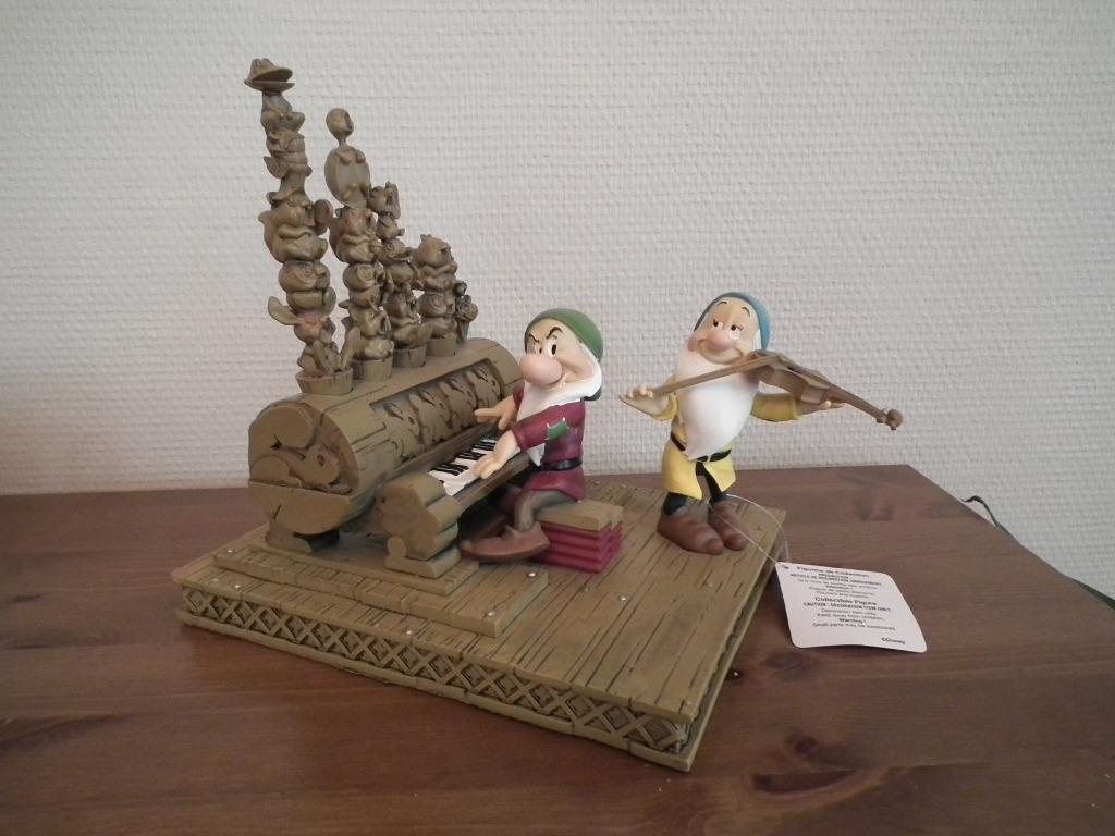 Disneyland Paris collectie (chagrijnig en slaperig figuur), Verzamelen, Verzenden, Sneeuwwitje of Doornroosje, Nieuw, Beeldje of Figuurtje