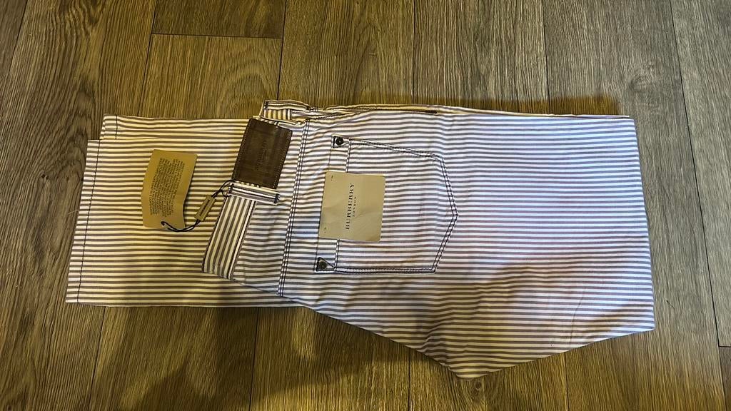 Pantalon burberry neuf avec etiquette, Vêtements | Femmes, Enlèvement ou Envoi, Neuf, Autres couleurs, W30 - W32 (confection 38/40)