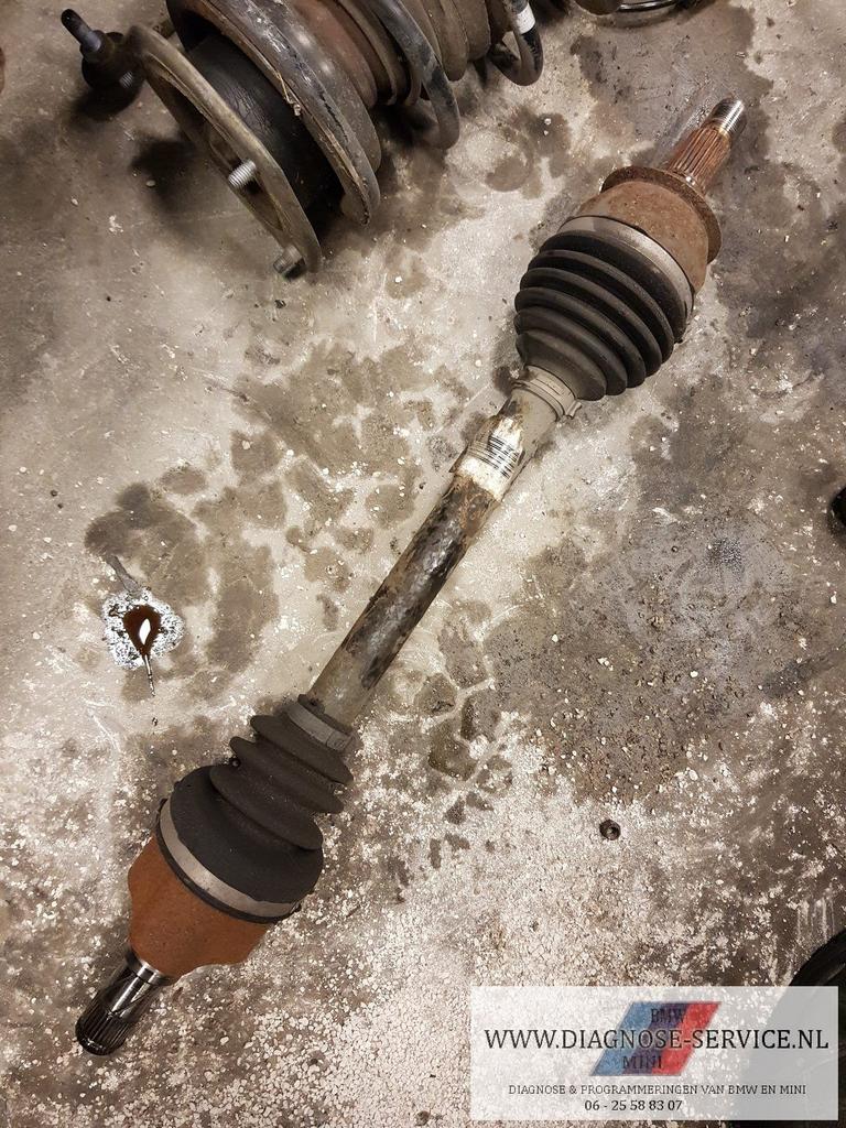 Mini R56 one cooper steekas aandrijfas links handbak N16B16A, Gebruikt, -, -, Ophalen of Verzenden