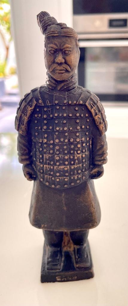 figurine de guerrier miniature en terre cuite, Enlèvement ou Envoi, Comme neuf