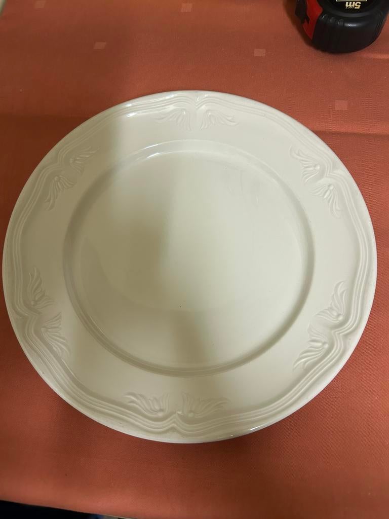 Grand terrain Villeroy & Boch situé à côté du restaurant, Articles professionnels, Enlèvement