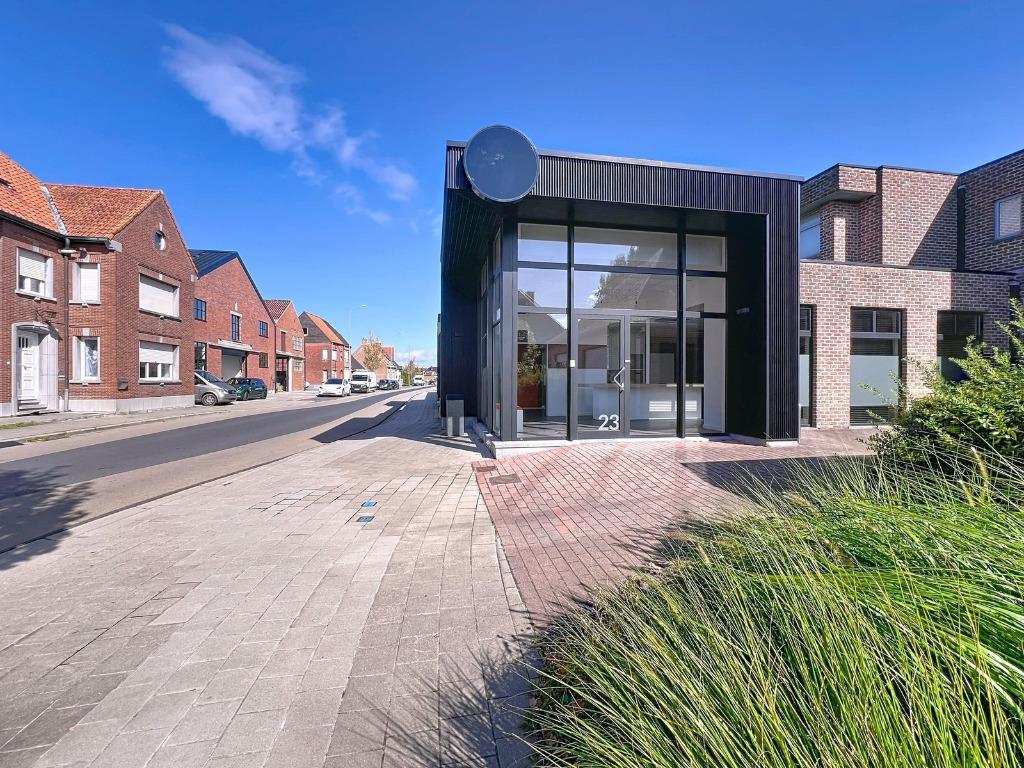TE HUUR - Kantoor/praktijkruimte, Immo, Izegem, Provincie West-Vlaanderen