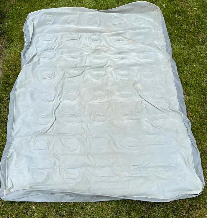 Luchtmatras Quechua, Caravanes & Camping, Enlèvement ou Envoi, Utilisé