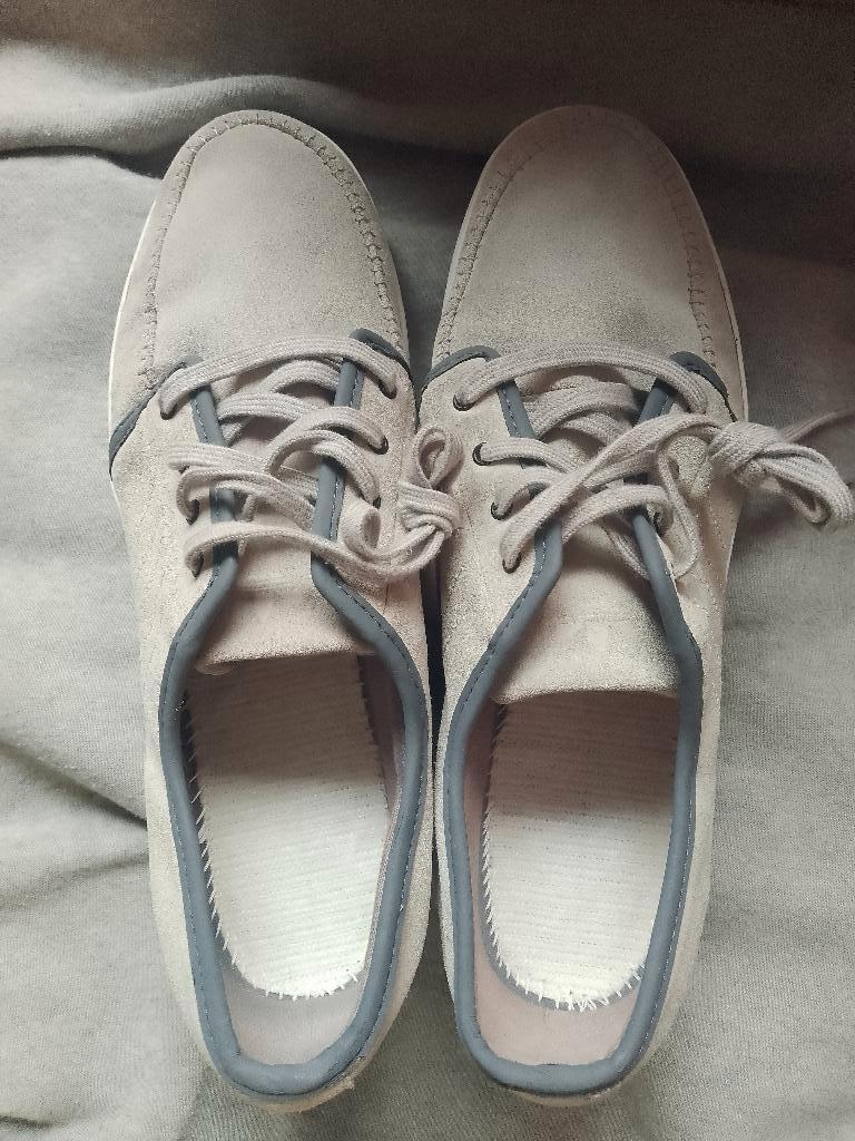 adidas 45 1/3 in heel goede staat proper, Comme neuf, Adidas, Baskets, Envoi