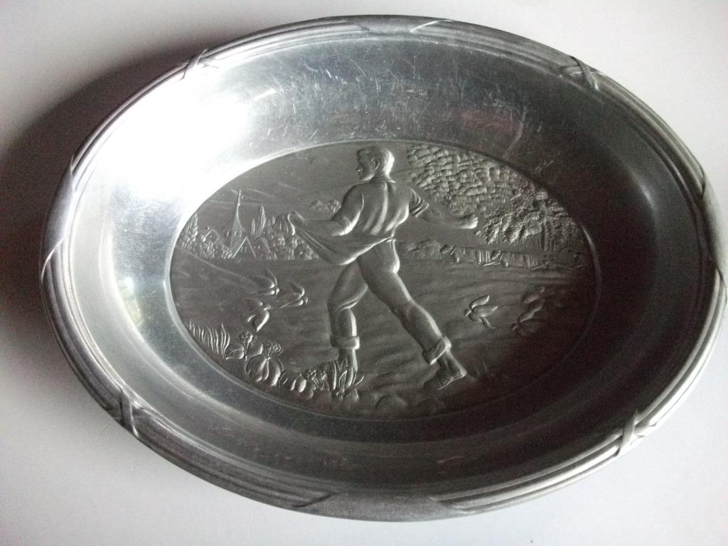 Metalen schaaltje afbeelding landschap met zaaier, Antiek en Kunst, Ophalen of Verzenden