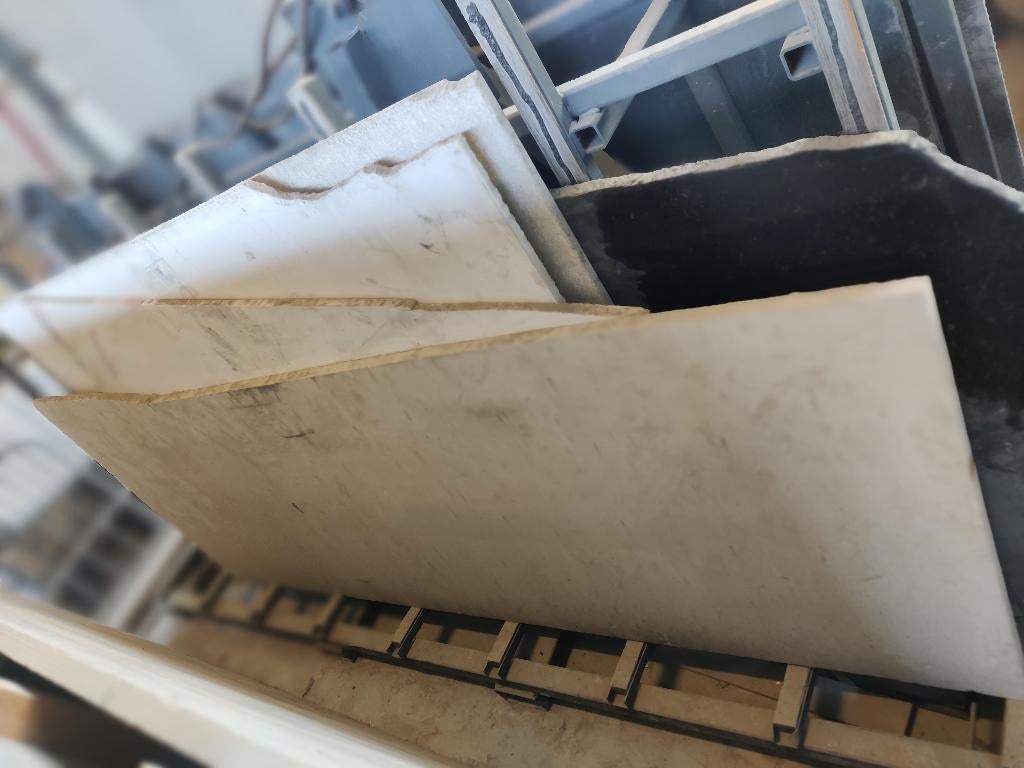 Plaat 1: Natuursteen (kalksteen) 86 op 250 cm|2.7cm, Doe-het-zelf en Bouw, Ophalen, Zo goed als nieuw