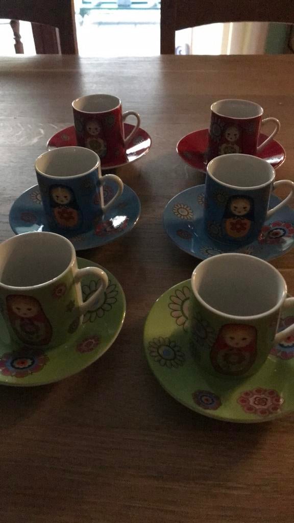 Matriochka moka pique-nique en ville 6 tasses Noël, Antiquités & Art