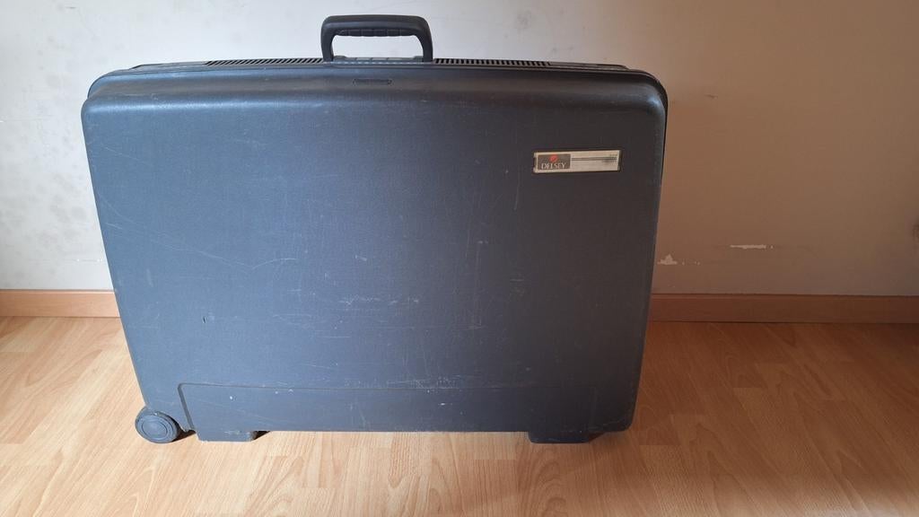 Reiskoffer Delsey met sleutel, Ophalen, Gebruikt