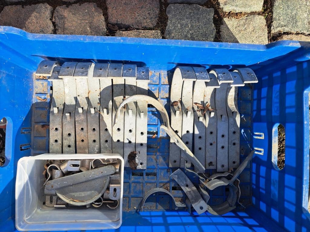 crochets et tee-shirt pour gouttières, Enlèvement, Comme neuf