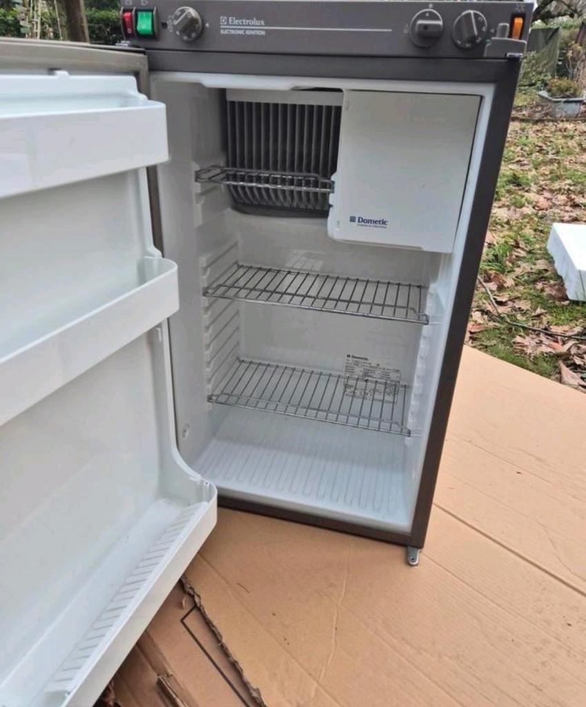 Dometic RM-4281 camper caravan koelkast op gas 12v 220v, Elektronische apparatuur, Koelkasten en IJskasten, Ophalen of Verzenden