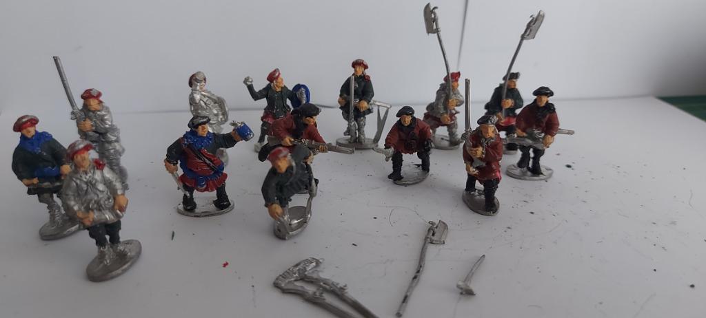 Figurines et guerriers en métal blanc, Enlèvement ou Envoi