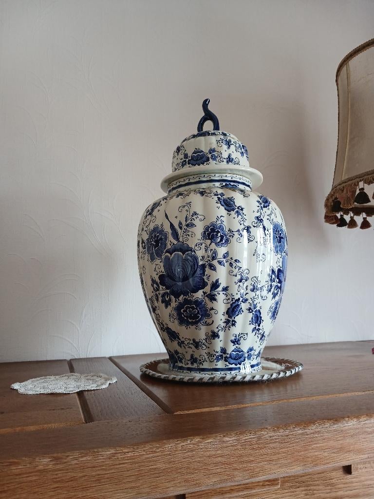 Potiche, Antiquités & Art, Enlèvement