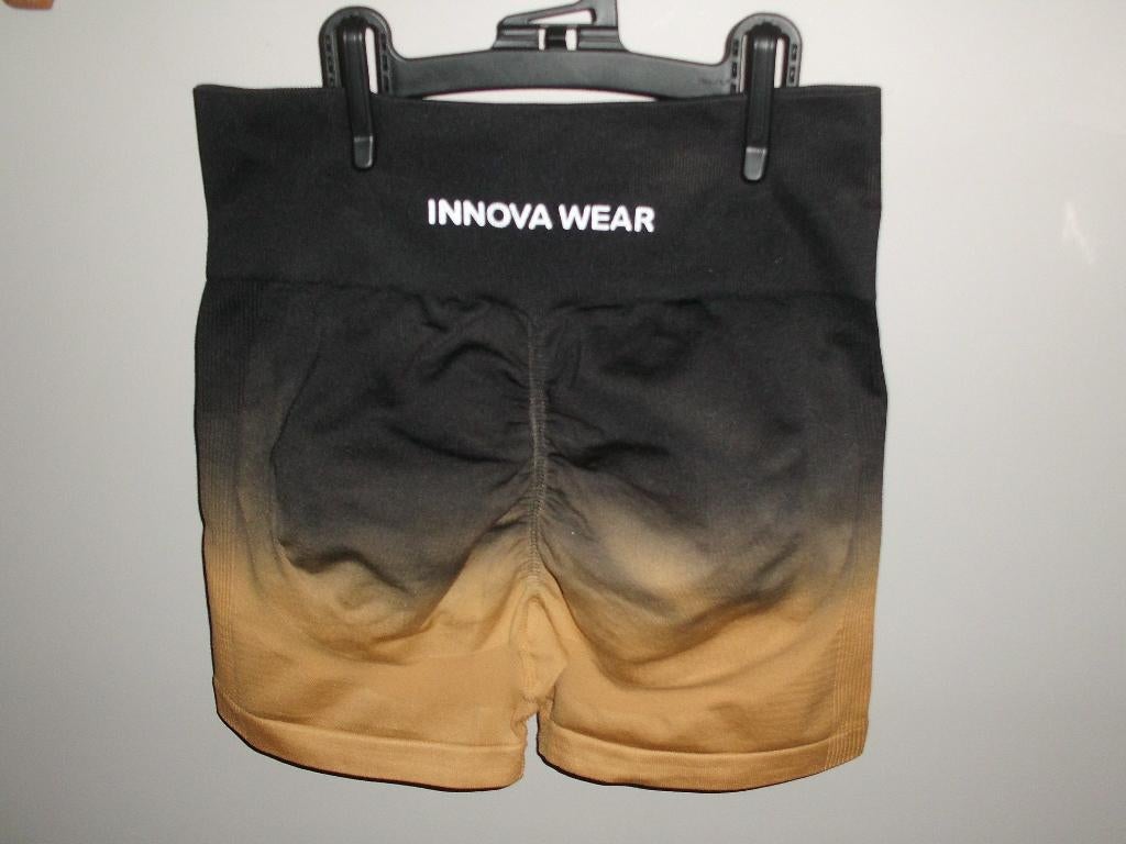 short fitness Innova Wear M, Kleding | Dames, Sportkleding, Maat 38/40 (M), Ophalen of Verzenden, Innova wear, Fitness of Aerobics