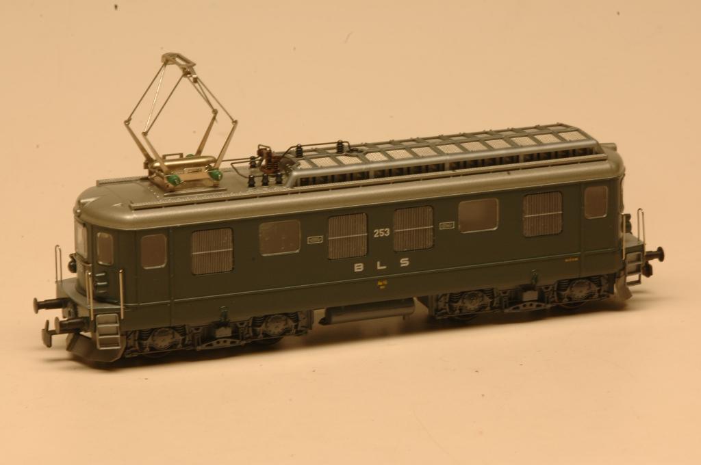 HAG 142 (AC) Ae 4/4 BLS grün, Overige merken, Wisselstroom, Locomotief, Ophalen of Verzenden