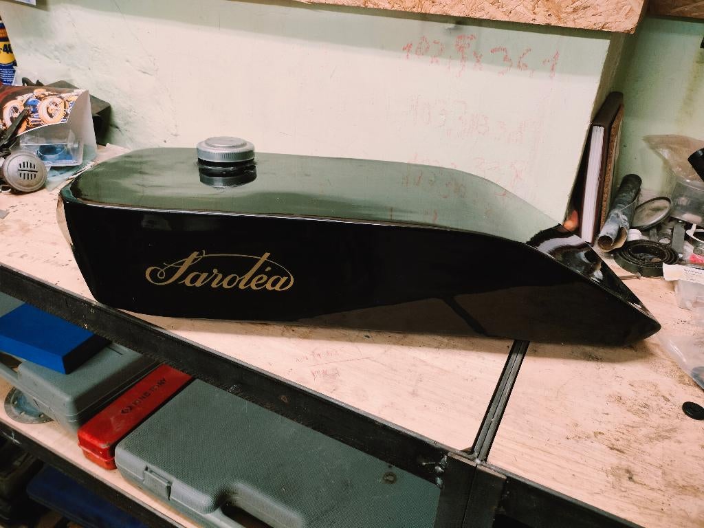 Benzinetank sarolea 23t, Motoren, Ophalen of Verzenden, Gebruikt