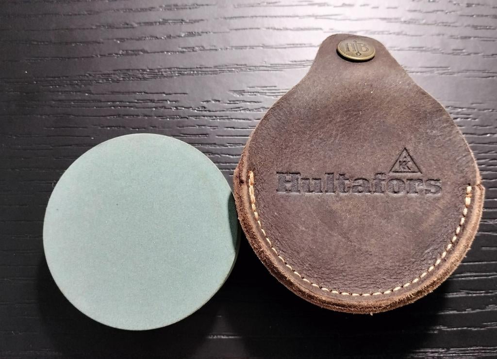 1 nieuwe Hultafors bijl enz slijpsteen in leren etui.
2 Arka, Caravans en Kamperen, Ophalen of Verzenden