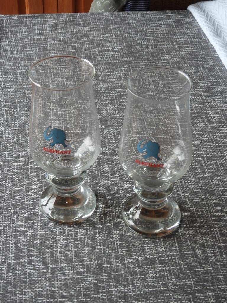 ELEPHANT CARSLBERG GLAZEN 2 STUKS, Verzamelen, Ophalen, Zo goed als nieuw, Glas of Glazen, Overige merken