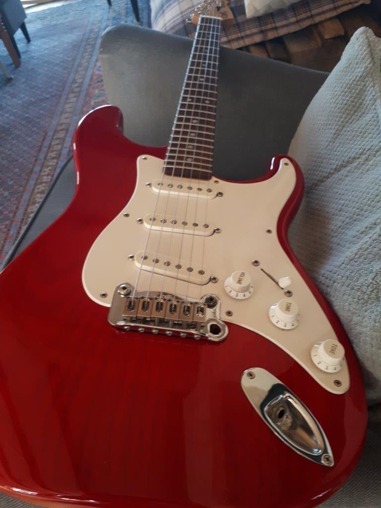 G&L Legacy - USA (1993) strat  avec Pickup Upgrade, Enlèvement, Comme neuf, Solid body, Autres marques