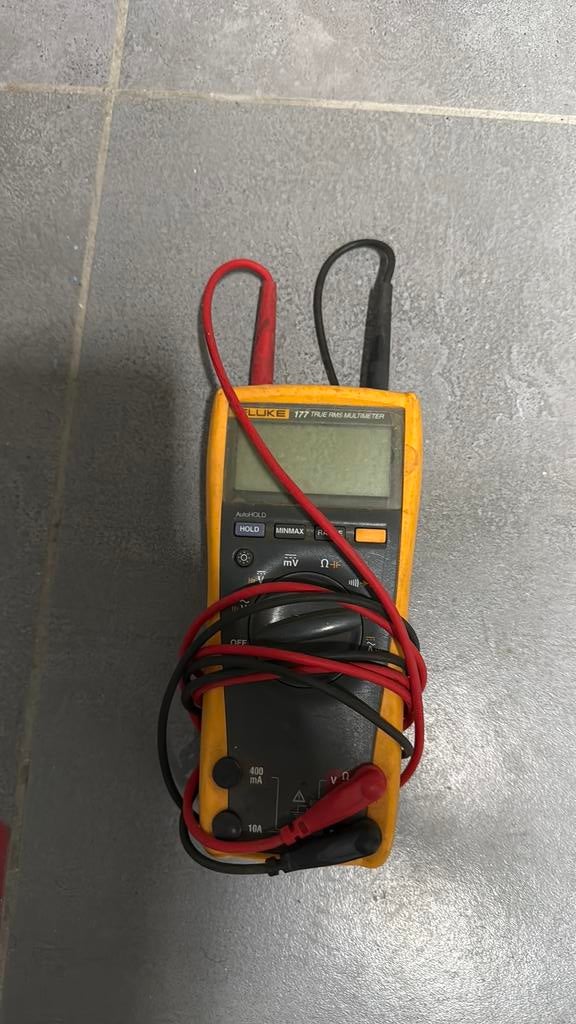 Multimètre numérique electrique pro fluke, Enlèvement ou Envoi, Comme neuf, Multimètre