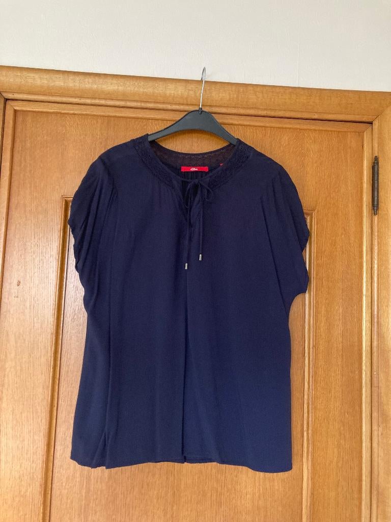 Donkerblauwe zomerbloes met korte mouwen, s.Oliver, maat 44, Taille 42/44 (L), Enlèvement ou Envoi, S. Oliver, Comme neuf