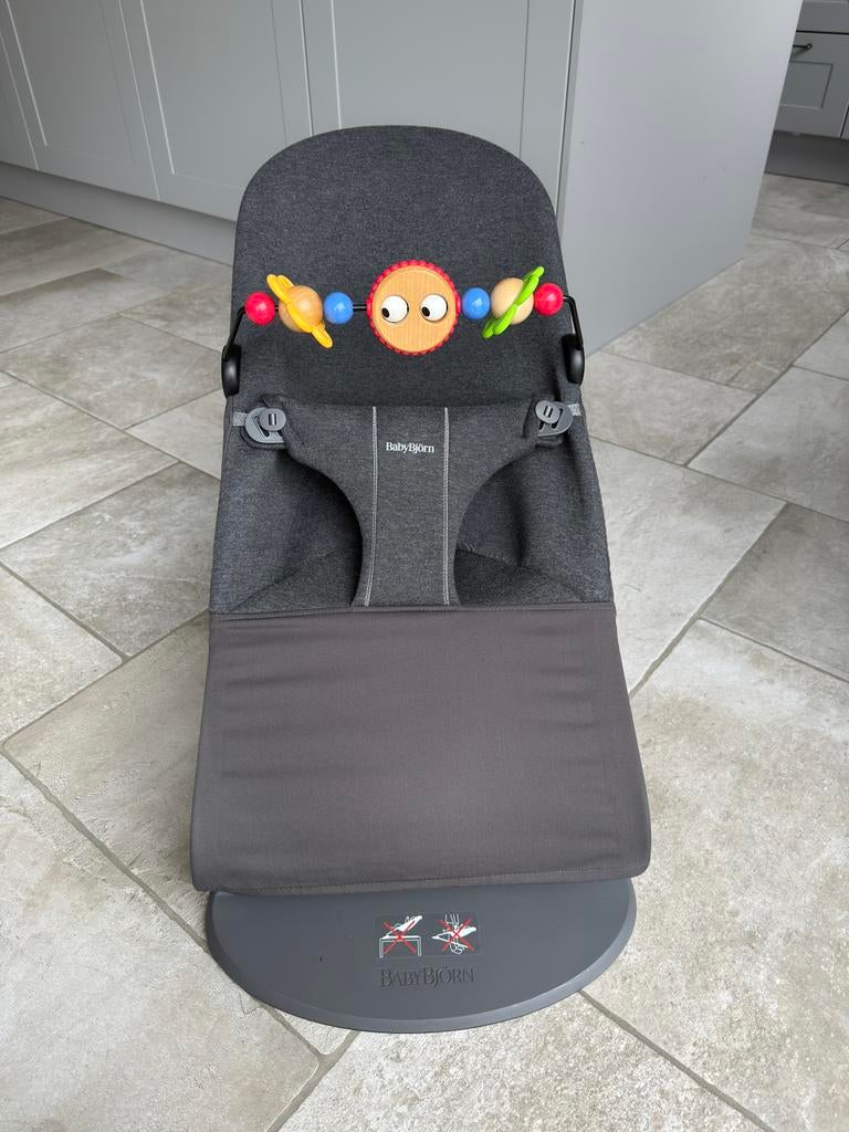 Wipstoel Baby bjorn inclusief speeltje, Kinderen en Baby's, Wipstoeltjes, Ophalen, Zo goed als nieuw, Wipstoel