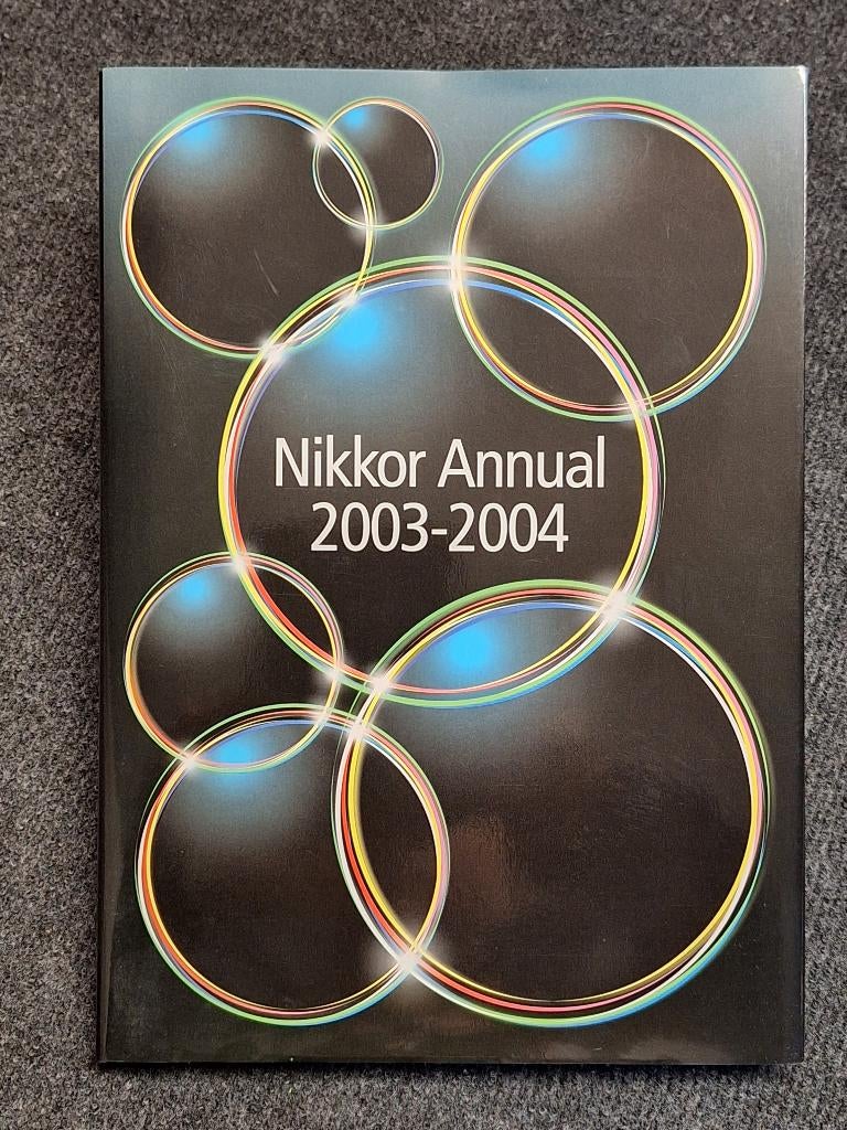 Nikkor (Nikon) Annual 2003-2004, Audio, Tv en Foto, Overige Audio, Tv en Foto, Ophalen of Verzenden, Nieuw