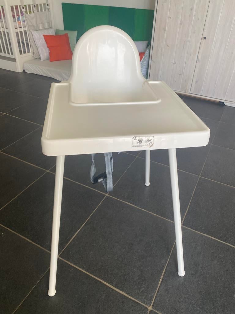 Hoge kinderstoel met blad ikea, Kinderen en Baby's, Kinderstoelen, Ophalen, Zo goed als nieuw