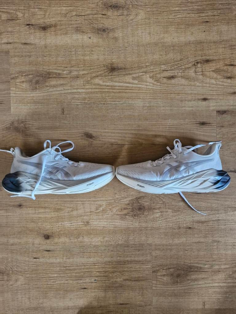 Asics novablast 4 loopschoenen, Ophalen