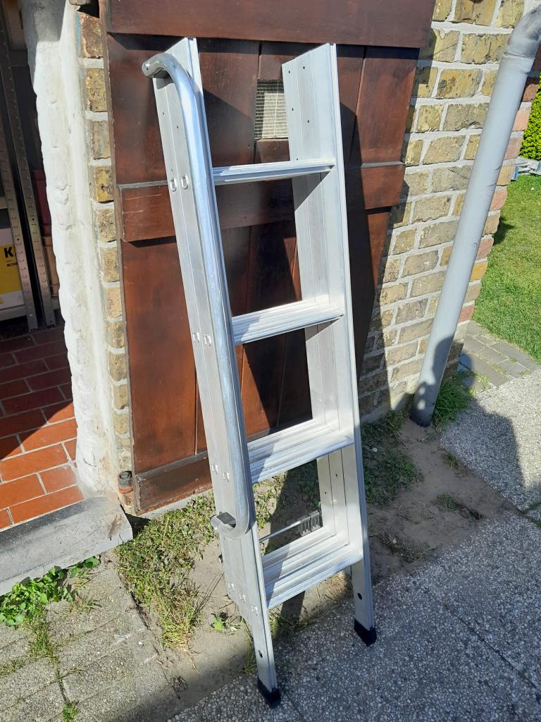 Échelle de grenier en aluminium Youngman Easyway 3 parties, Bricolage & Construction, 2 à 4 mètres, Pliable ou rétractable/escamotable