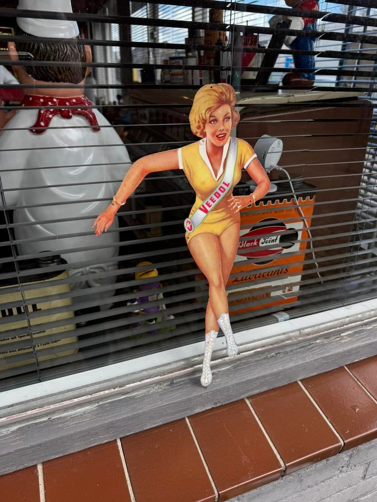 Ancienne publicité Veedol Pin Up, Collections, Marques & Objets publicitaires, Enlèvement, Utilisé, Panneau publicitaire