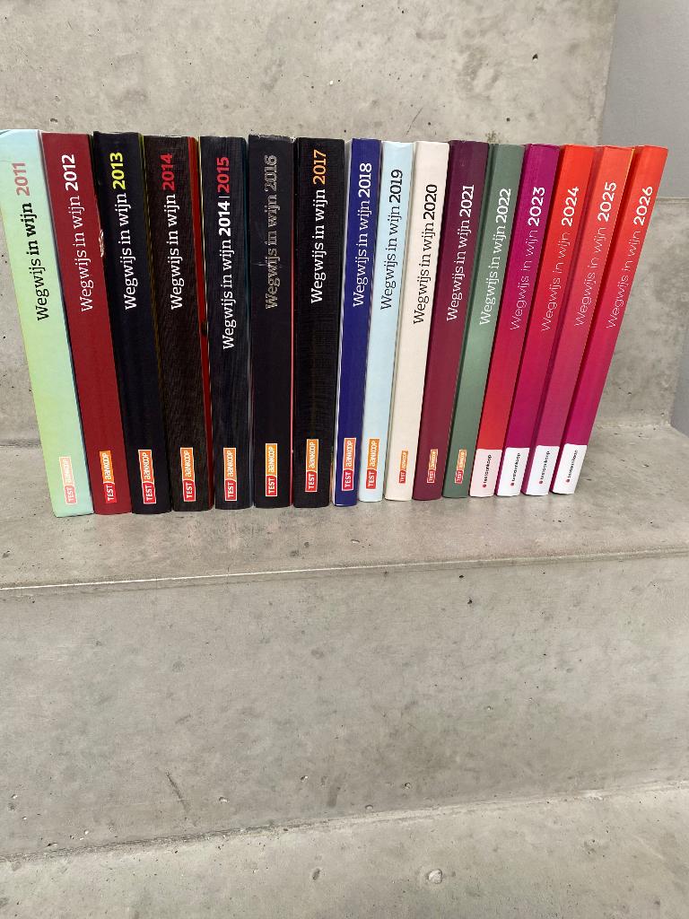 16 boeken wegwijs in wijn, Ophalen, Zo goed als nieuw