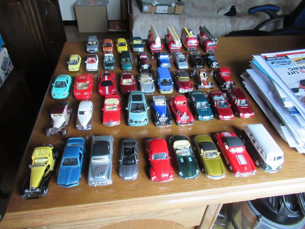 Lot de 44 voitures miniatures pour 2 euros chacune, Enlèvement ou Envoi, Comme neuf, Voiture