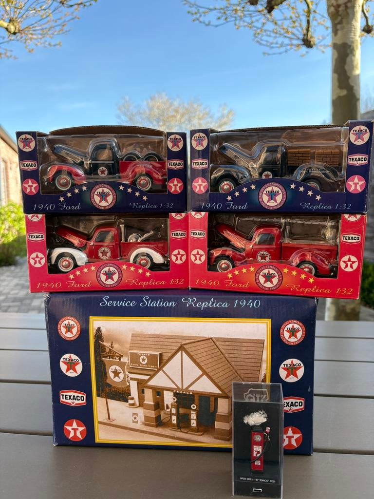 1:32 Station-service Texaco + camions, Hobby & Loisirs créatifs, Voitures miniatures | 1:32, Enlèvement ou Envoi, Comme neuf
