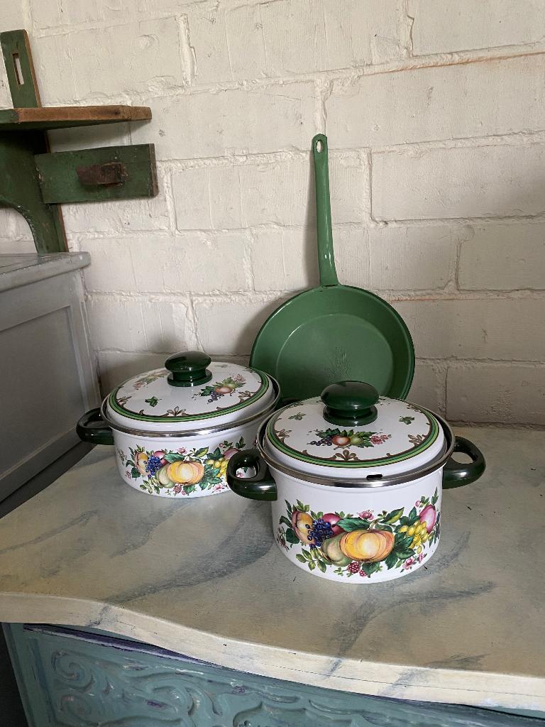 Retro kookpotten (22 en 17cm diameter) en pan, Ophalen