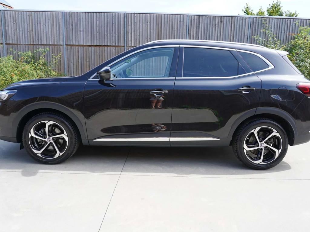 MG HS HS 1.5T-GDI Aut. Luxury (bj 2024, automaat), Auto's, MG, Automaat, Gebruikt, 4 cilinders, Zwart