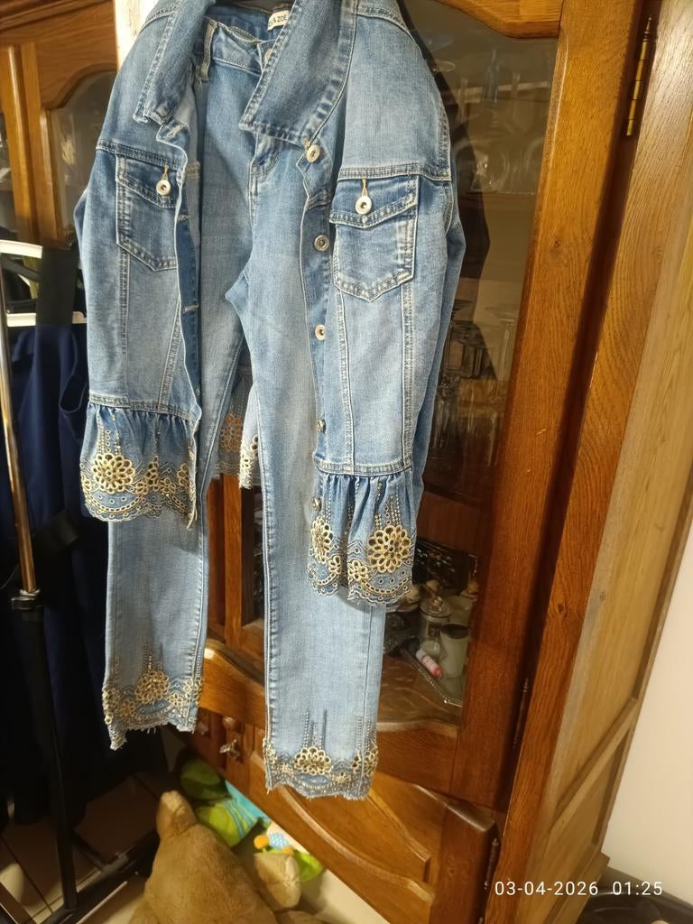 Heel mooie jeans pak merk zac en Zoë maat smal 36, Enlèvement