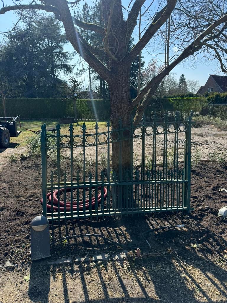 Poort met palen en 1 motor, Enlèvement, Comme neuf