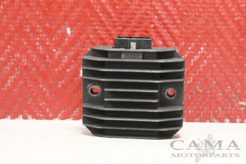 SPANNINGSREGELAAR FZR 600 R 1994-1995 (FZR600R 4JH 4MH), Dhr. S. di Majo, Gebruikt, Info@cama-motorparts.nl, P.J. Troelstraweg 8 8
3144 CX  MAASSLUIS, NL