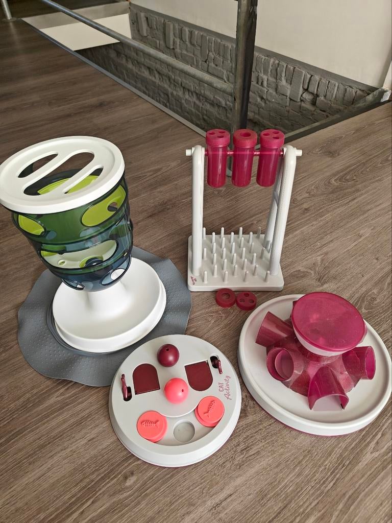 Interactieve voederbak kat, Ophalen