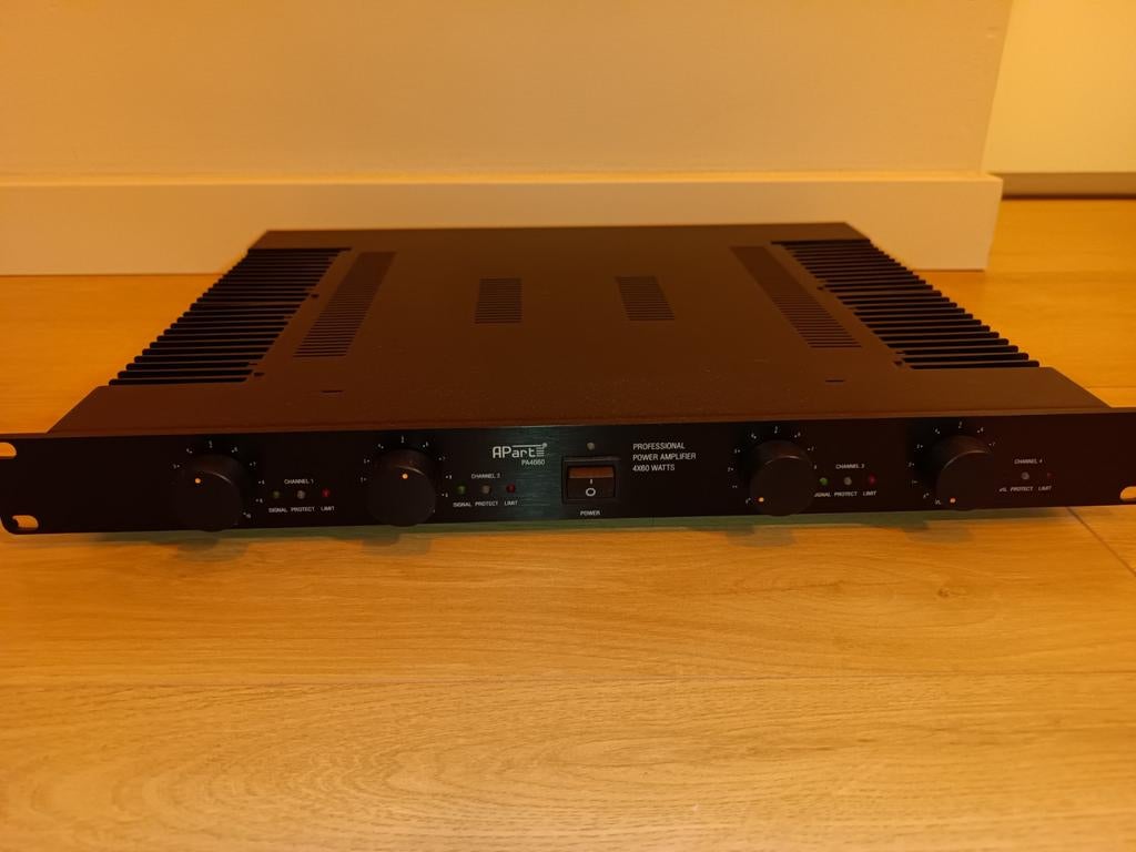 Apart PA4060 4 kanaals eindversterker, Ophalen