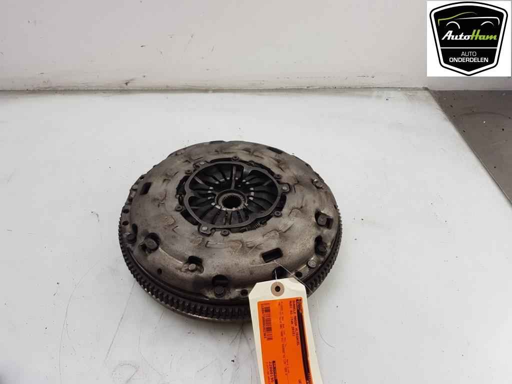 VOLANT MOTEUR BI-MASSE Audi A3 Limousine (8VS / 8VM), Autos : Pièces & Accessoires, Utilisé, Audi