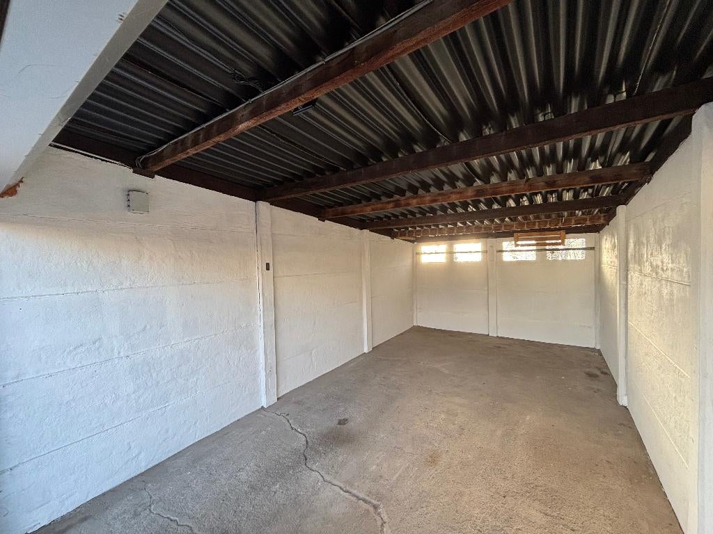 Grand garage 22m2 à louer Trazegnies (Lieu sécurisé), Immo, Charleroi