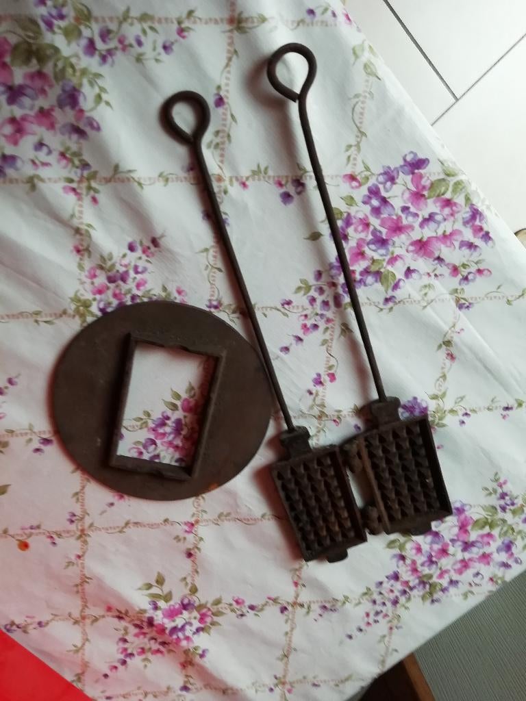 Gaufrier en fonte (voir détail), Ophalen