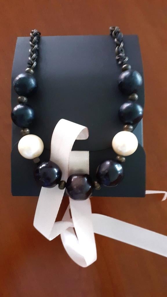 collier fait main — Les Cordes — noir et perle, Enlèvement ou Envoi, Comme neuf, Autres couleurs, Synthétique