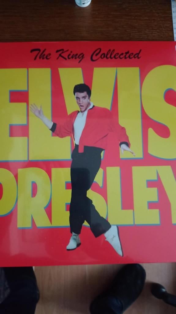 Elvis lp the King collected (nieuw+sealed) on red vinyl., CD & DVD, Vinyles | Rock, Enlèvement ou Envoi, Neuf, dans son emballage