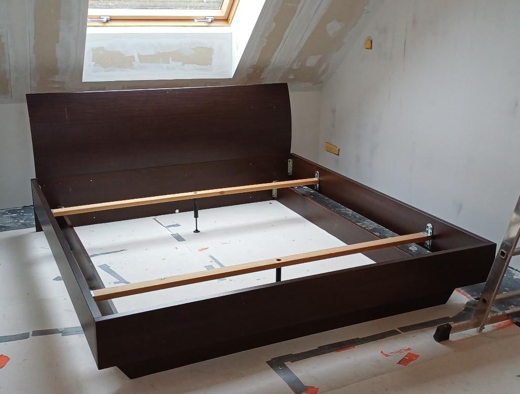 Lit 180x200 cm + 2 tables de chevet, Brun, Enlèvement, Utilisé, 180 cm